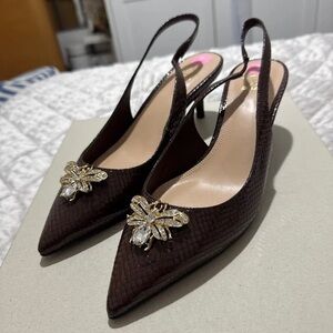 Elegant Brown Slingback Heels with Gold Bee Detail